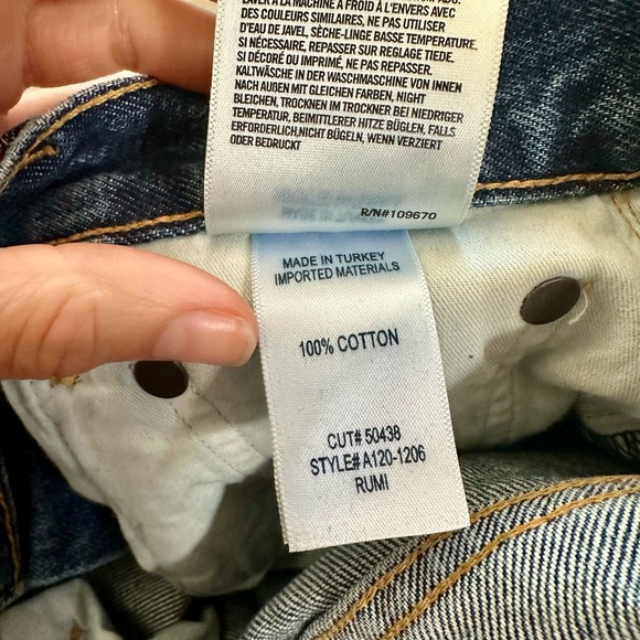 NWOT Agolde Rumi Shorts. Size 24. 100% cotton. - Picture 12 of 12